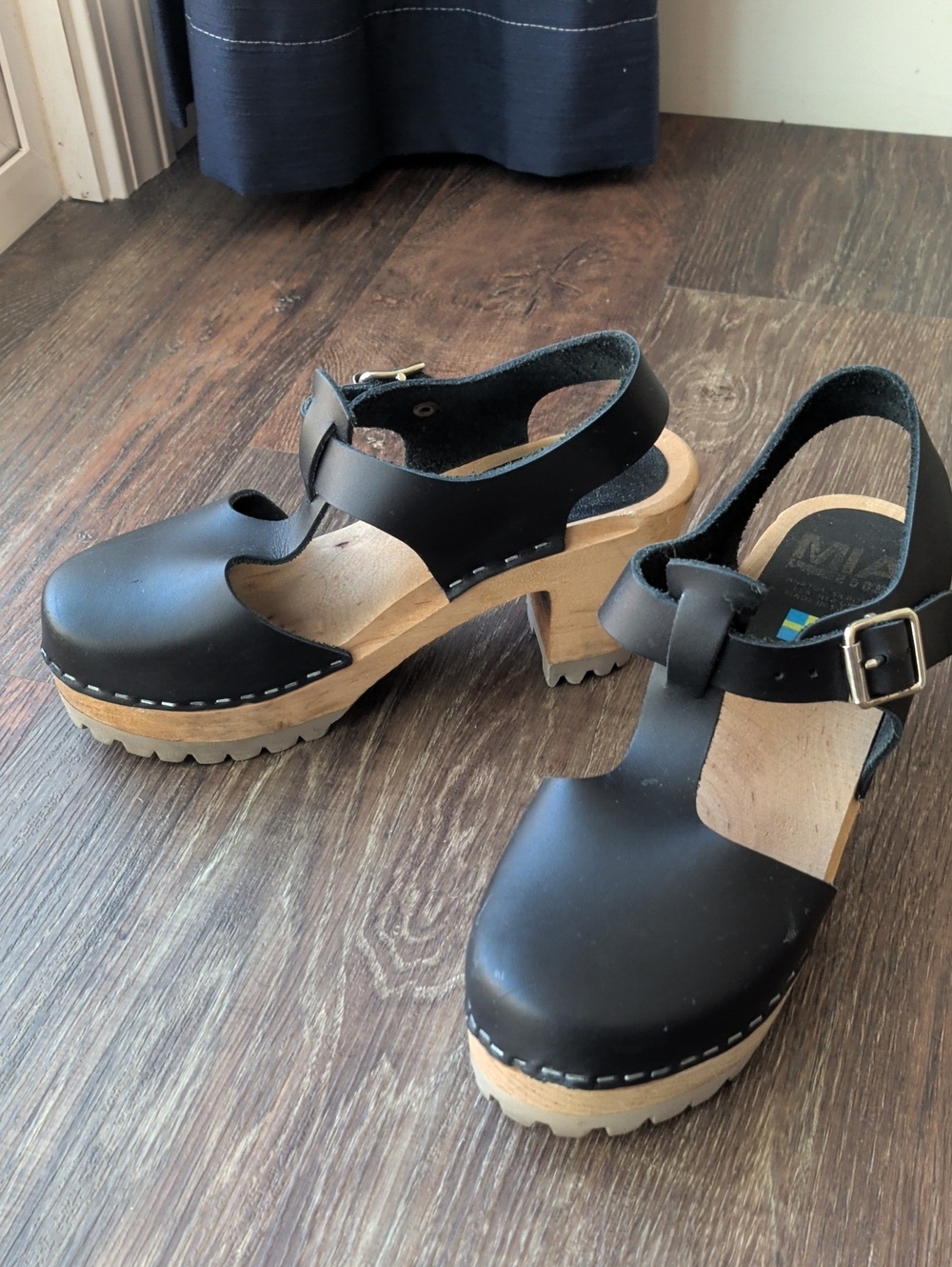 Black Wooden Platform Clog Sandals - Women's Comfortable T-Strap